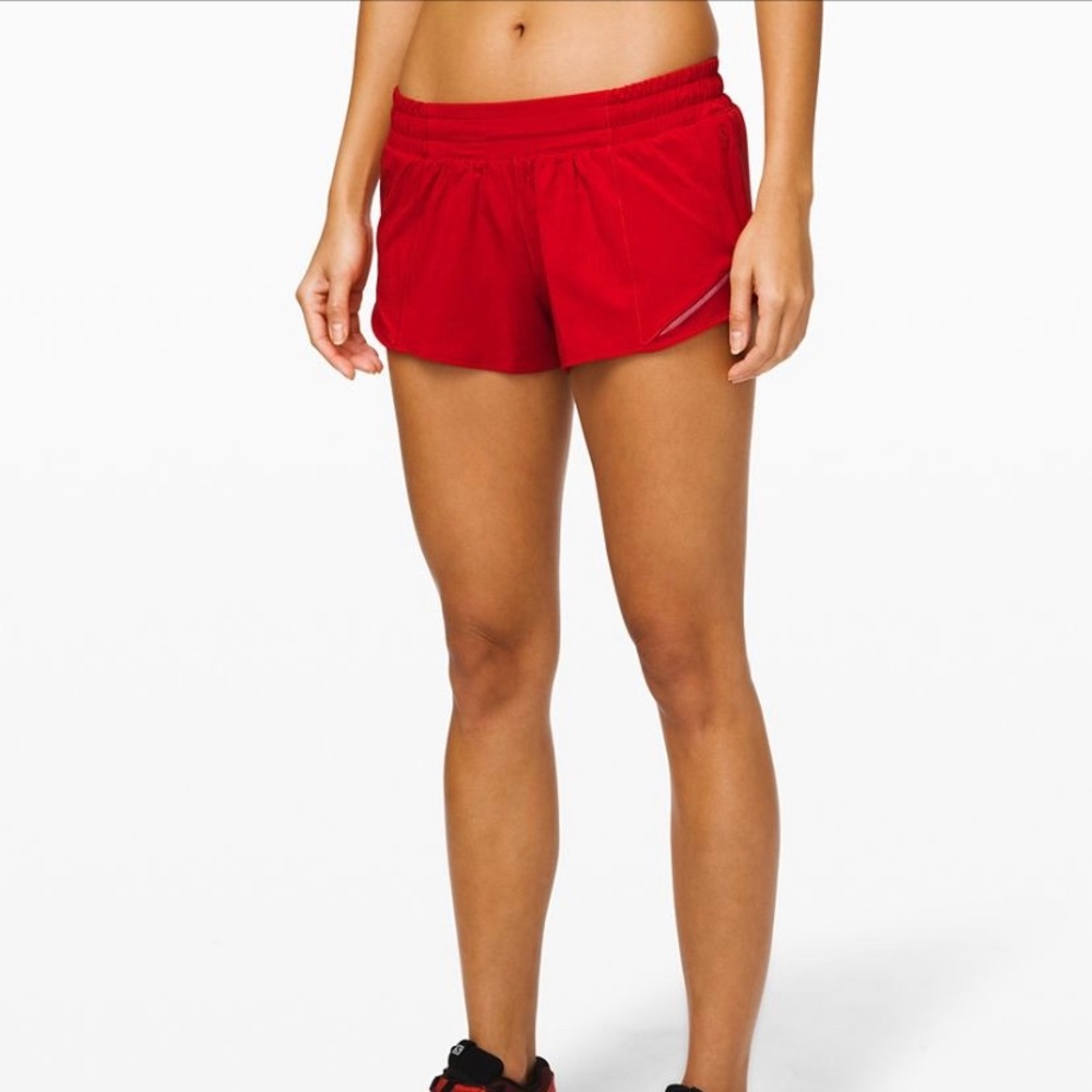 Lululemon Hotty Hot Low Rise Short 2.5”